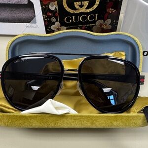 Gucci Black Aviator Sunglasses with Dark Smoke Lenses